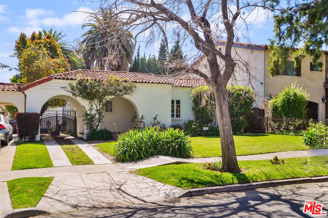 1931   Midvale Ave 3BR La
