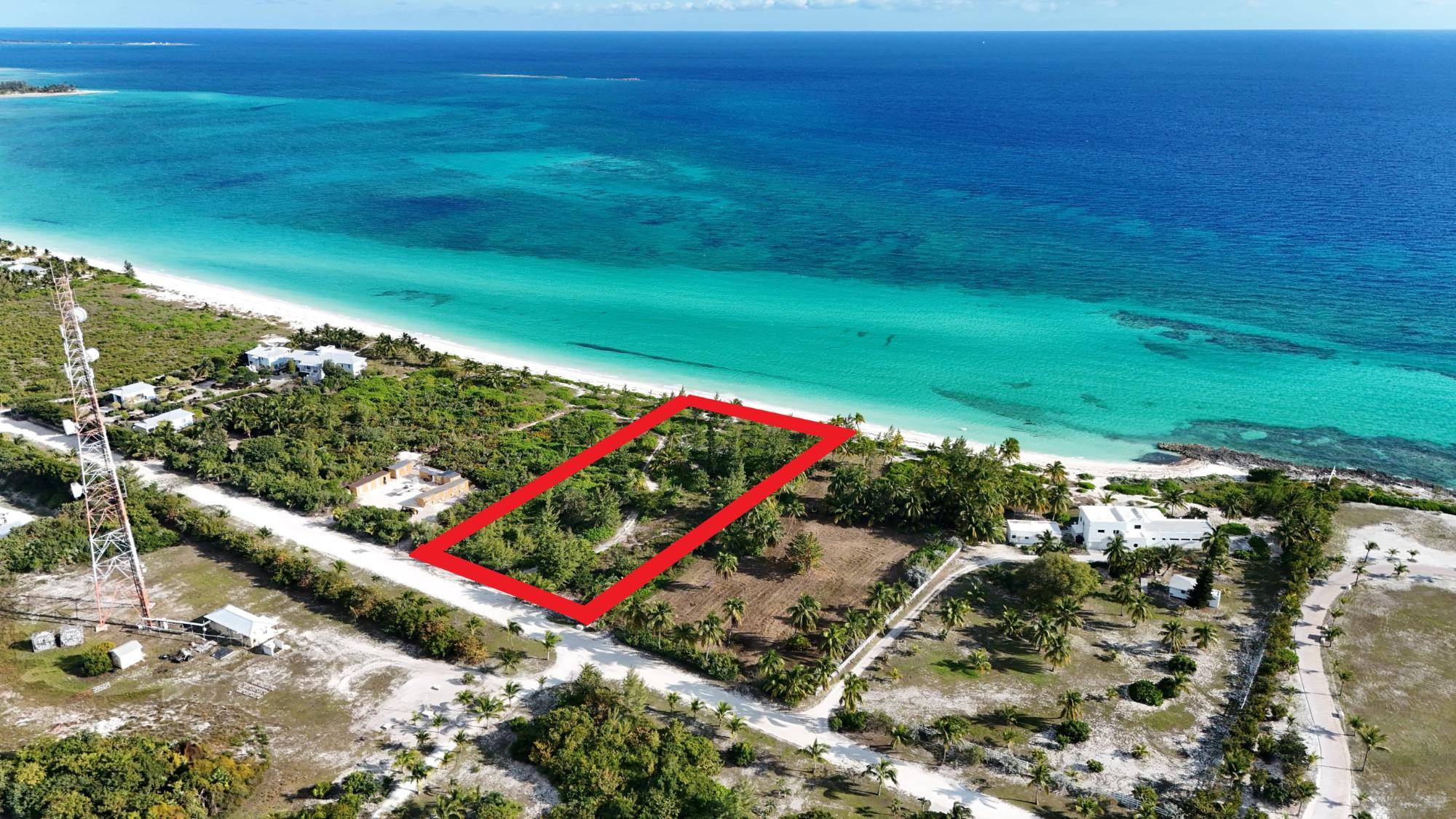 QUEENS BEACH- CHUB CAY Land Berry-Islands