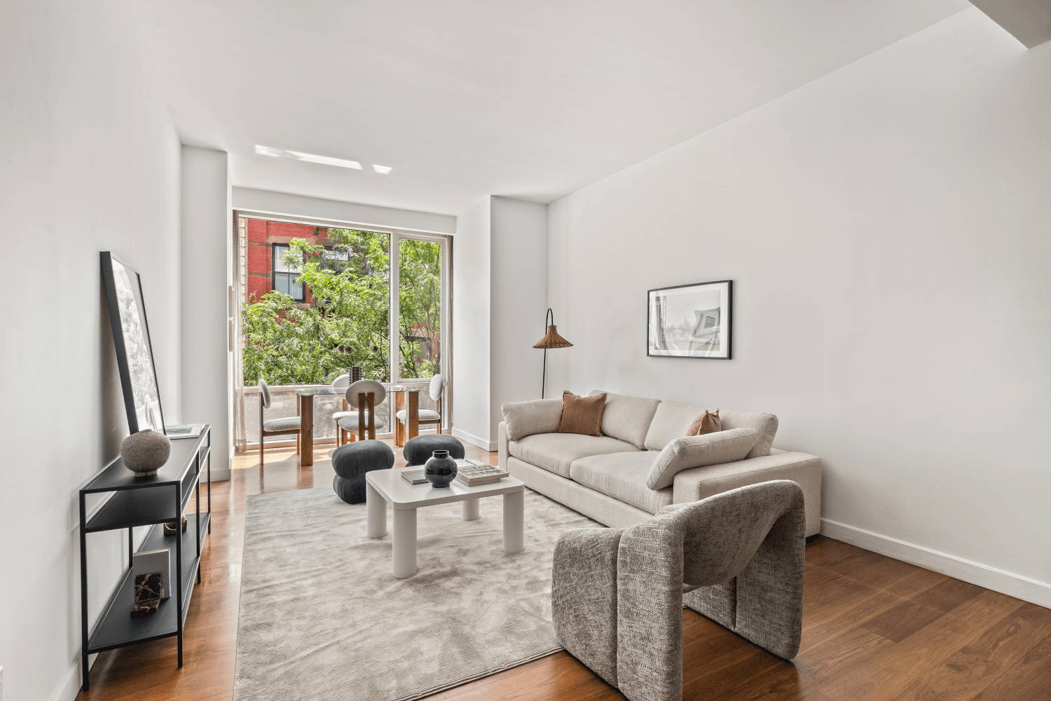 Nestled on the western fringe of Soho's historic Cast Iron District, Soho Mews stands as an emblematic full service condo crafted by the acclaimed Gwathmey Siegel amp ; Associates, recipients ...