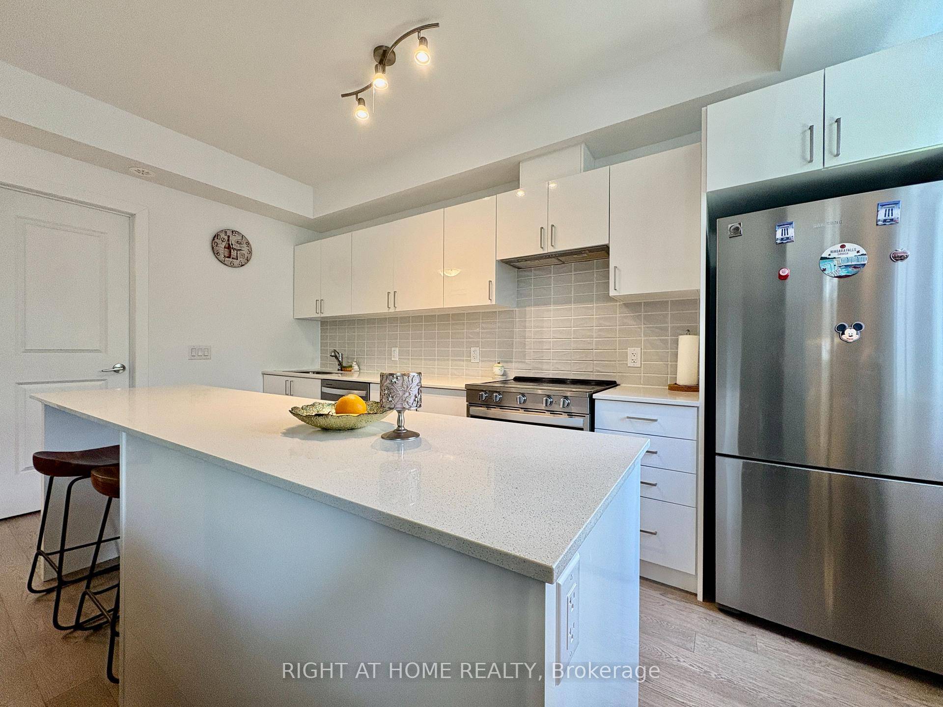 Offers anytime on this Modern 2 bedroom, 2 bathroom open concept townhouse in the sought after Lakeview area, steps from the beach and Lakefront promenade park trails.