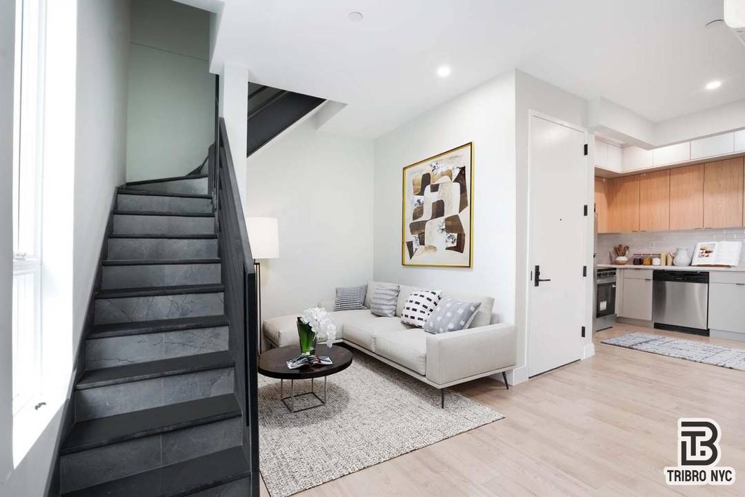 Brand New 3 bed 3 bath Williamsburg Location !