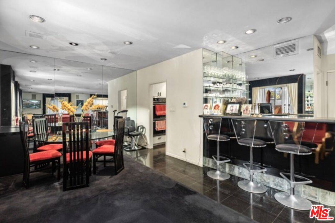 540  W Knoll Dr 2BR Beverly Grove La