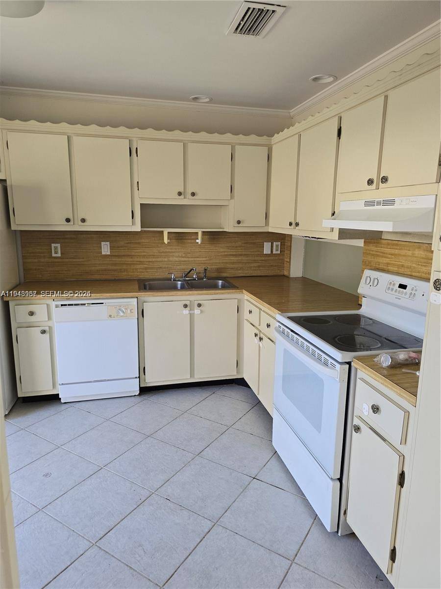 INVESTORS WELCOME TO PALM AIR VILLAGE.