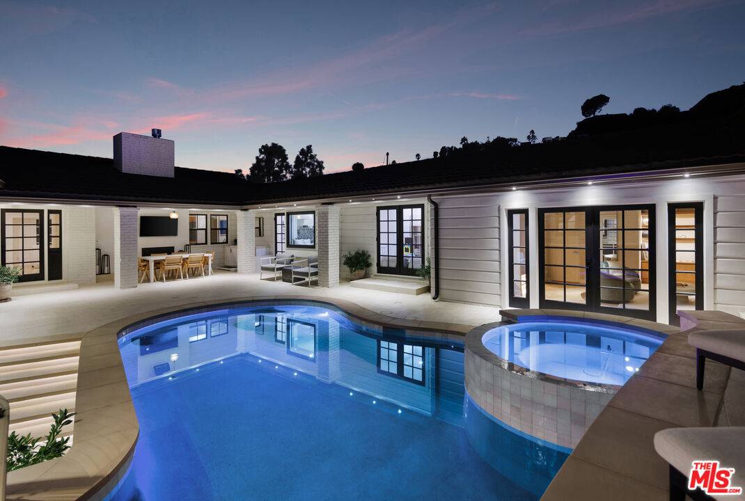 8225   Hillside Ave Sunset Strip LA