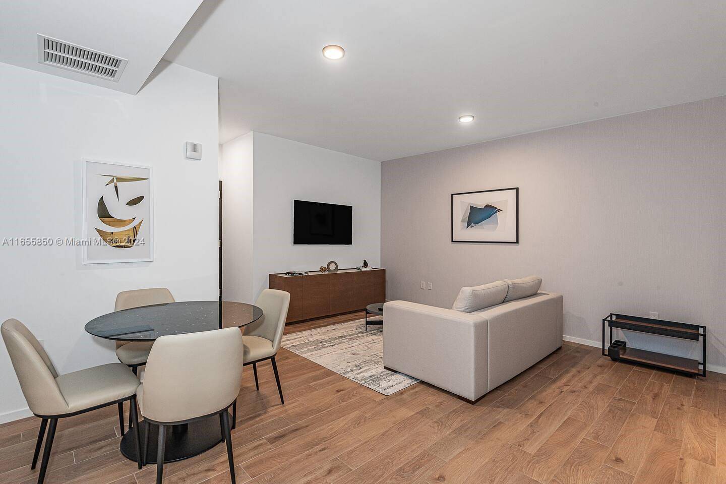 Explore this fully furnished 1 bedroom, 1 bathroom residence, ideal for short term rentals in one of Miami's top locations.