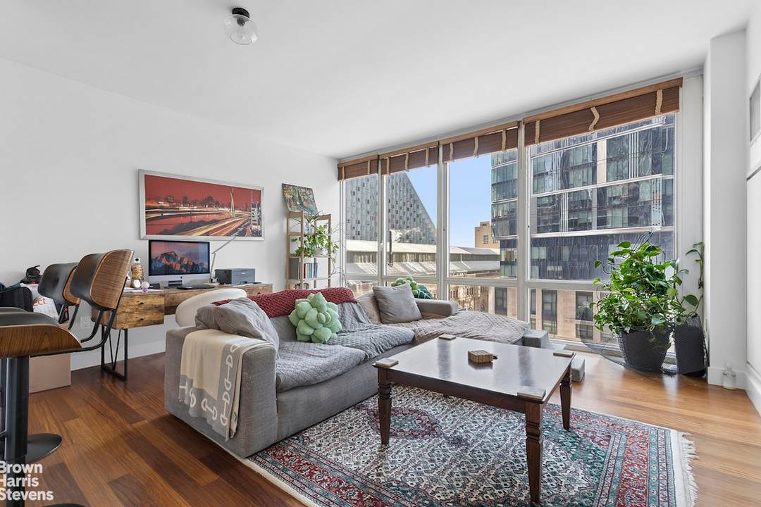 Welcome to apartment 9F at the premier condominium, 10 West End Avenue.