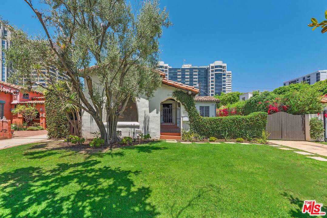10733   Wellworth Ave 3BR Westwood La