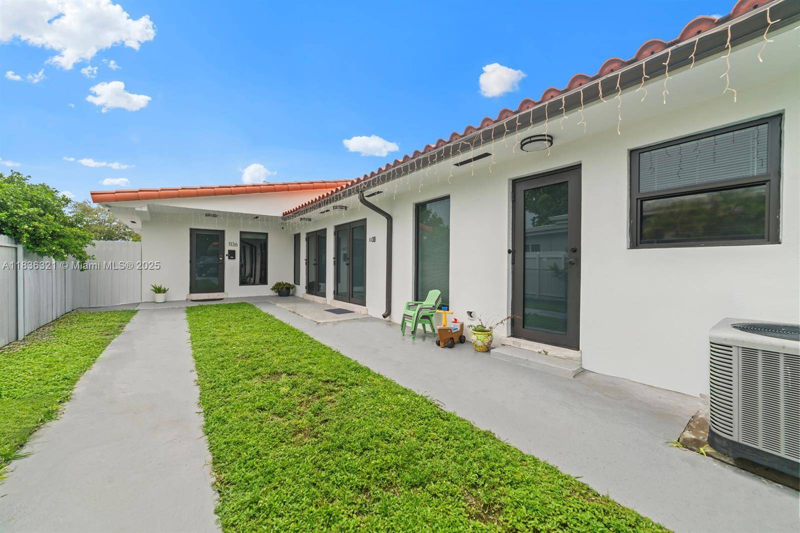 OPPORTUNITY ZONE. No FLOOD ZONE TURN KEY Duplex.