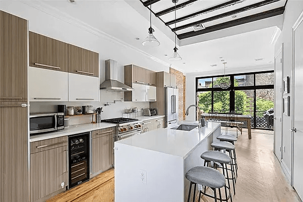 Renovated Lux Bushwick Duplex with Open Kitchen amp ; Private Deck Garden Available for a September 8 move in This beautifully updated parlor floor duplex offers generous space, flexibility, and ...