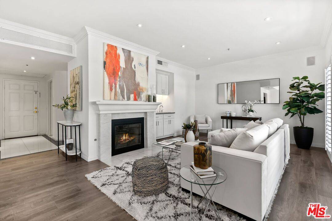 2025  S Beverly Glen Blvd 3BR Beverlywood La