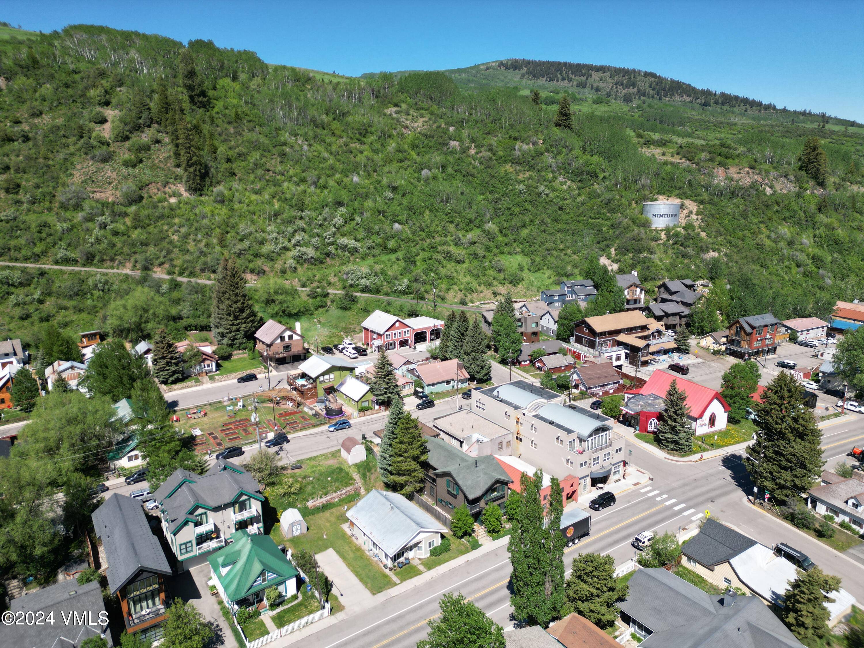 Nestled between Vail and Beaver Creek Ski Resorts, Minturn is a picturesque town known for its charm and outdoor recreation.
