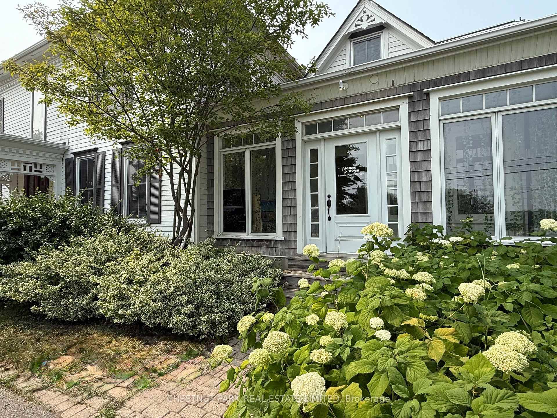 AFFORDABLE OFFICE SPACE IN A PRIME LOCATION ON THE EDGE OF PICTON IN THE LOYALIST BUSINESS CENTRE !