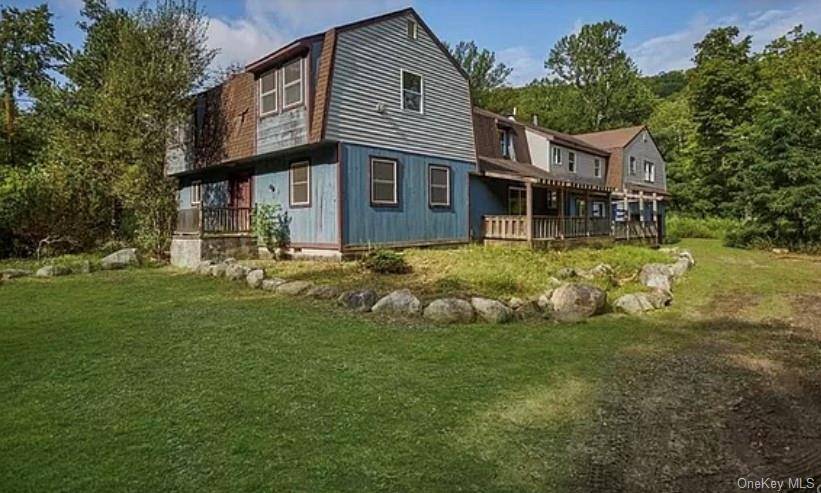 This spacious home is yours to make your own !