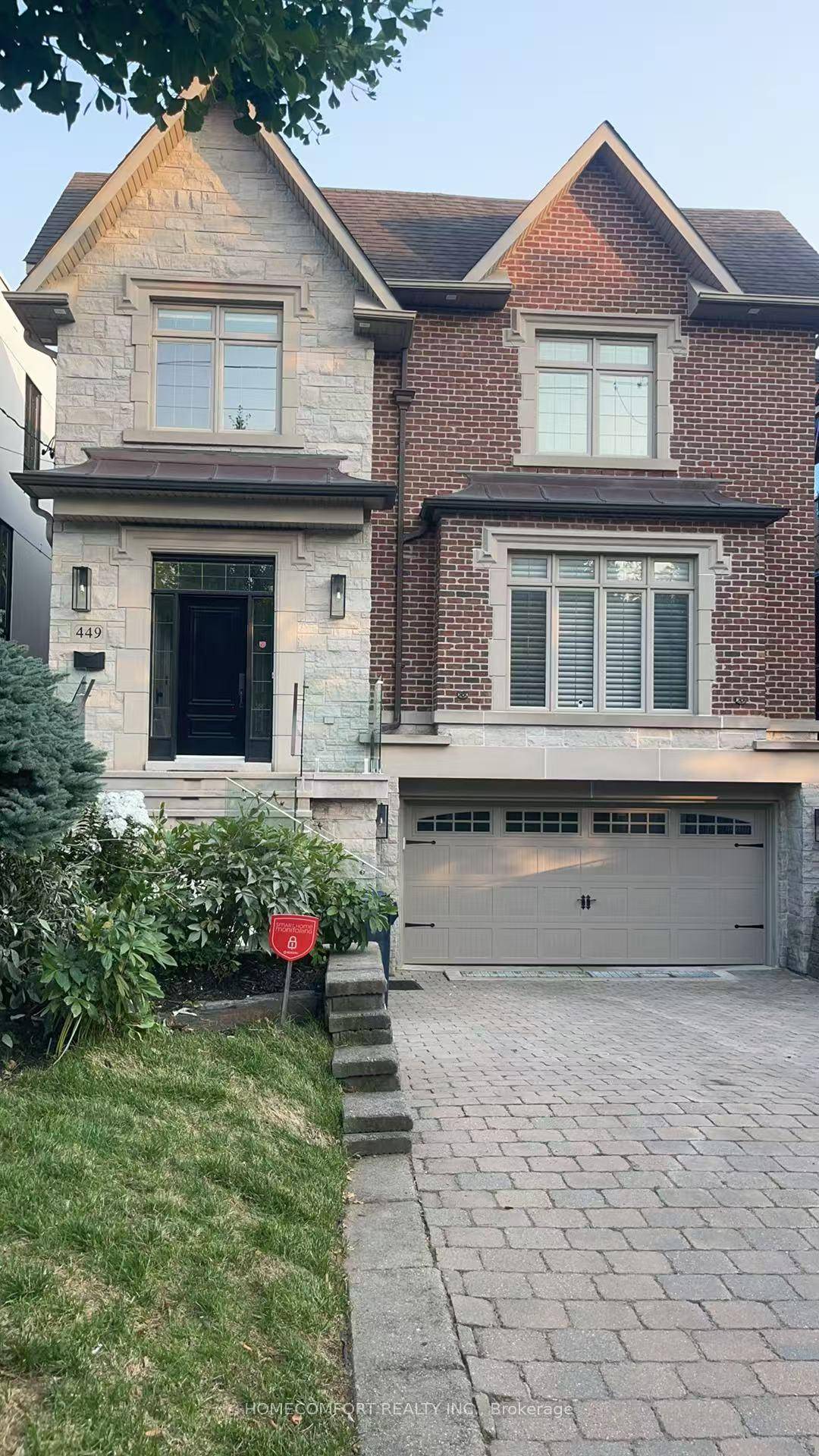 Great opportunity to live in a wonderful 4 bedroom Family home in the most sought after streets near Avenue Road, this stunning Georgian inspired home offers timeless elegance, superior craftsmanship, ...