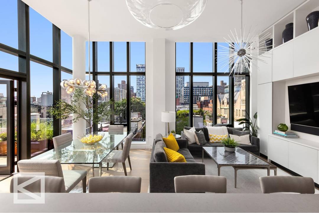 Experience Unparalleled Living at the Penthouse of 150 Rivington Perched atop the exquisite 150 Rivington condominium, this remarkable penthouse embodies the essence of luxurious urban living in one of New ...