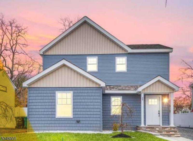 Newer construction that built in 2023 4 bed 2.