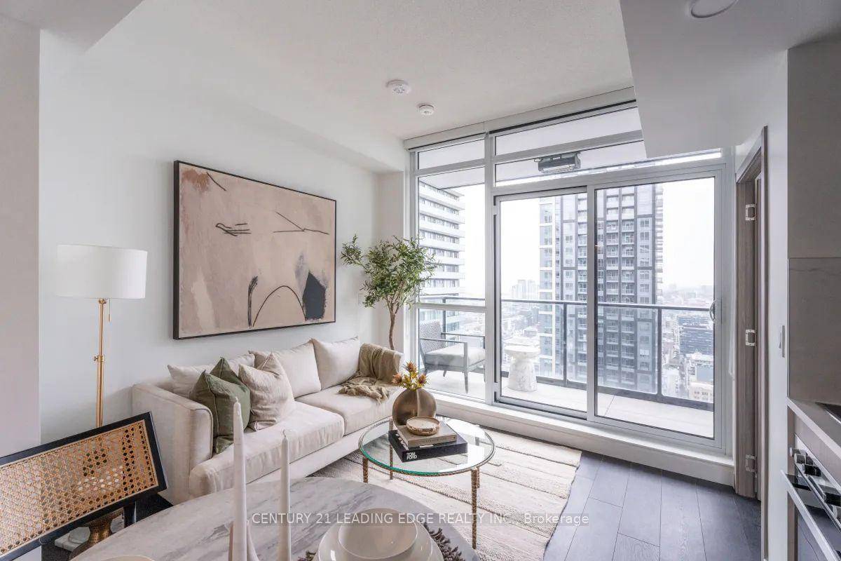 Spectacular, almost new, high floor, 1 Bedroom unit with breathtaking bright west views CENTRAL by Concord a new high tech building located in the heart of downtown and steps to ...
