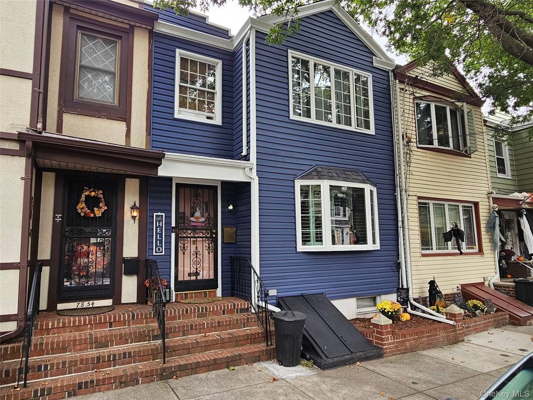 Spacious 2 Family Home Fully Updated amp ; Delivered Vacant !