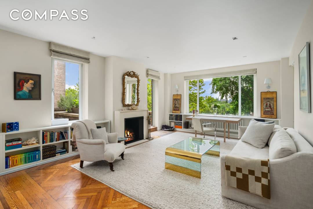 Secure your own corner of Beekman Place a light filled, spacious, serene three bedroom, two bathroom apartment with a private terrace and East River views.