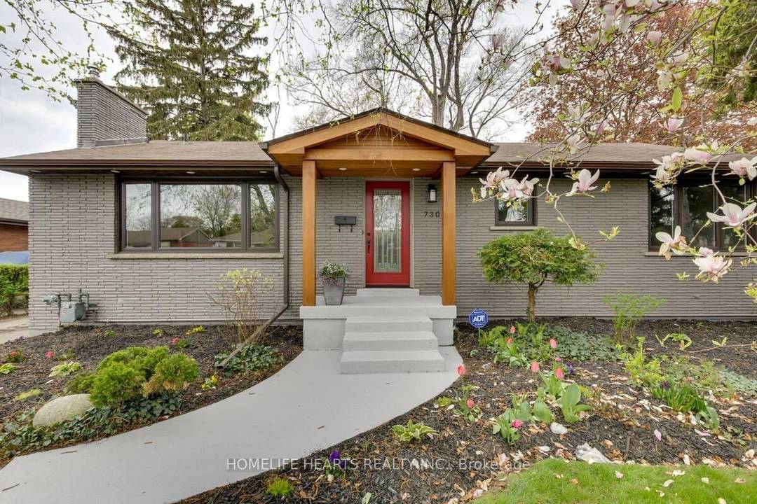 Charming amp ; Modern Retreat in Burlington Near Downtown amp ; Lake Ontario Welcome To Your Curated Stay At 730 Drury Lane, A Fully Redesigned 4 Bedroom Home In A ...