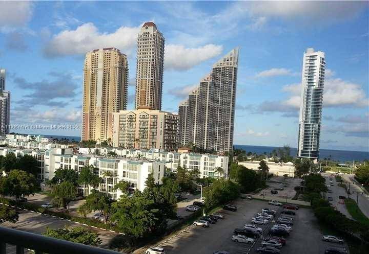 SPACIOUS 1, 488 SQ FT 2 BEDROOM 2 BATH WITH SPECTACULAR OCEAN AND INTRACOASTAL VIEWS.