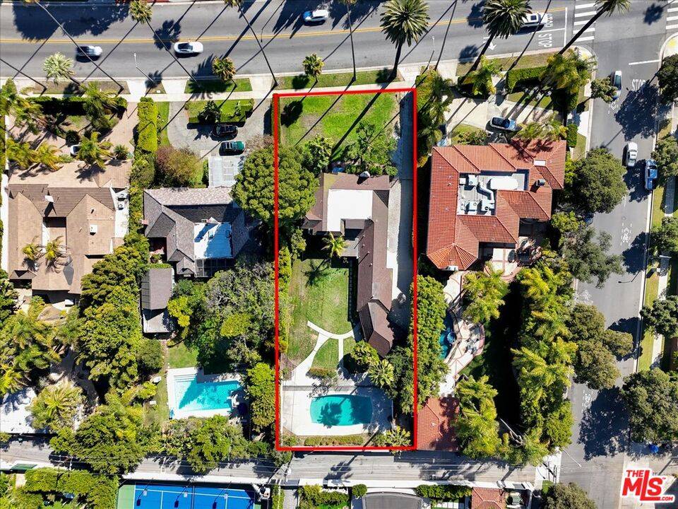 626  N Canon Dr 5BR Beverly Hills Post Office | B.H.P.O. La