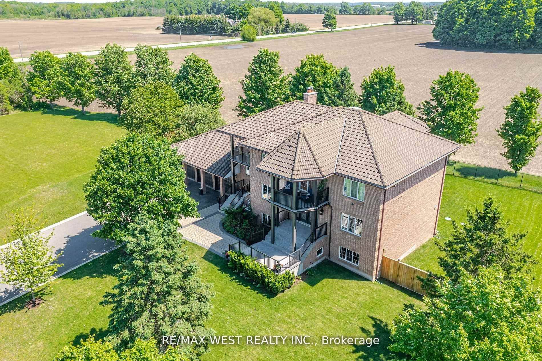 Extremely rare to find Gorgeous family estate situated in prestigious Thornton Estates Community.
