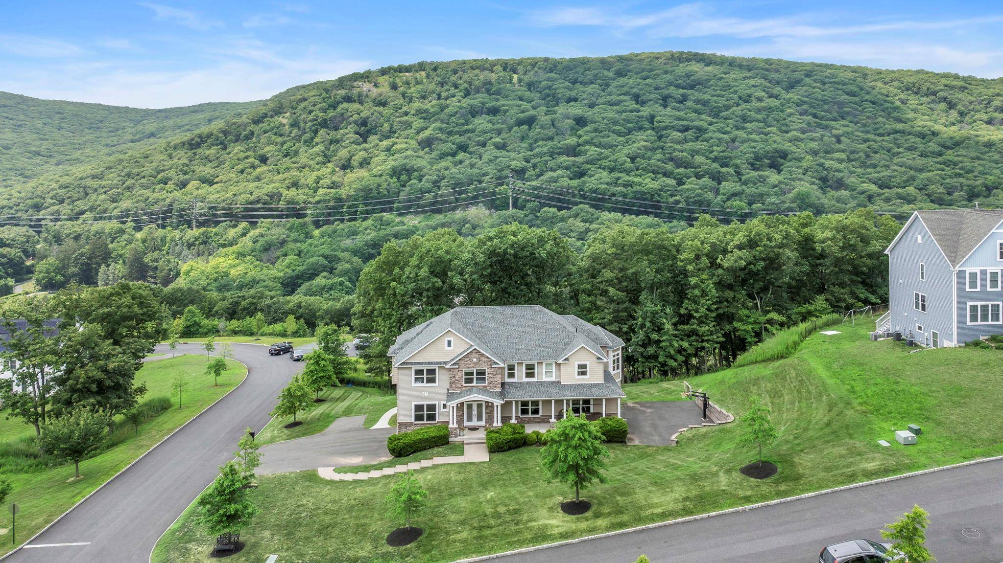 Pomona ! A Rare Find in Rockland County !
