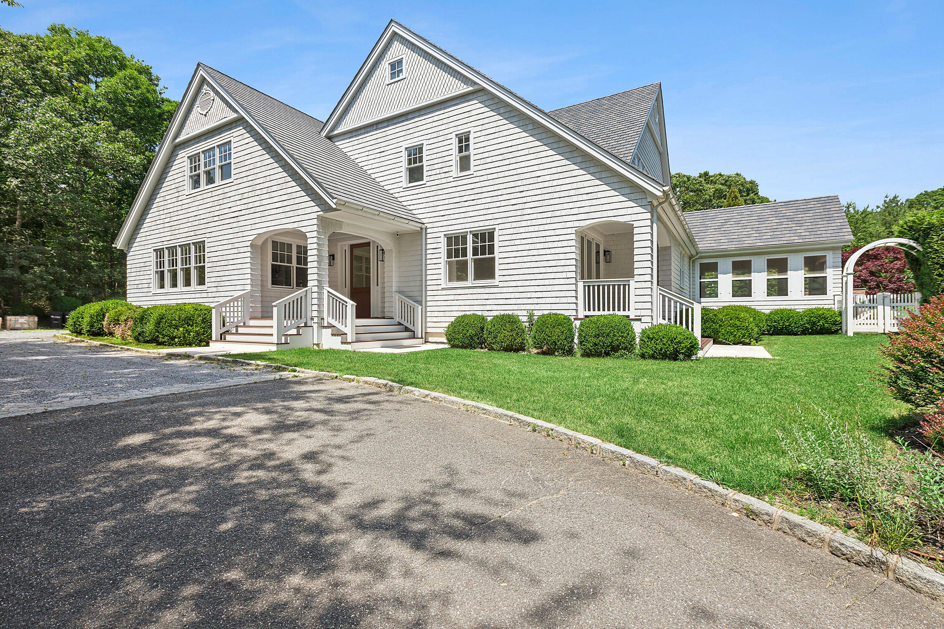 Renovated 7 Bedroom Bridgehampton Traditional