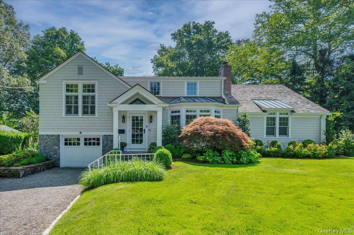 Discover the best of Larchmont Manor at 33 Pryer Lane, a turn key home that has undergone an exquisite, top to bottom renovation.