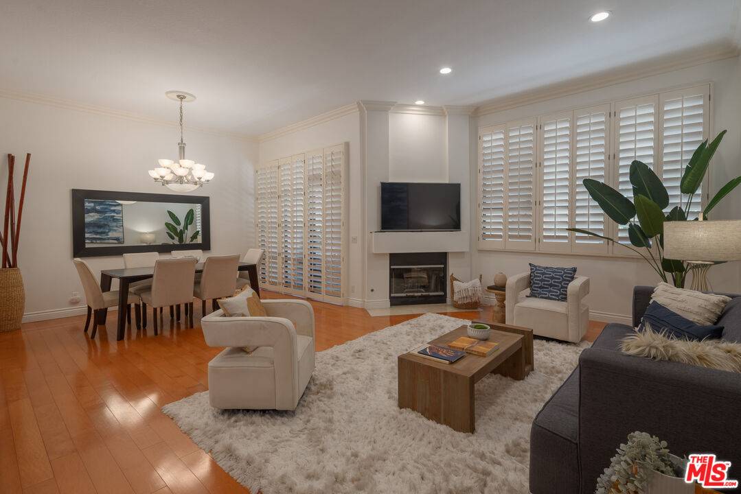 11636   Montana Ave 2BR Brentwood La