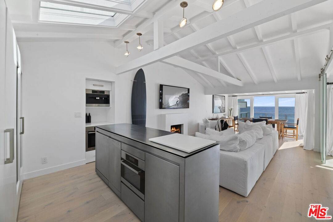 19050  Pacific Coast Highway Malibu LA