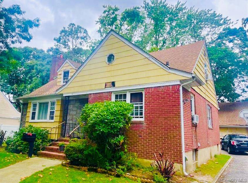 Single family Colonial style home.