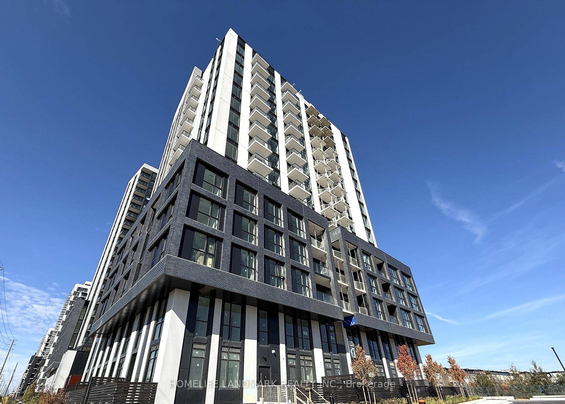 Great Location ! North Oak Condo Trafalgar amp ; Dundas !