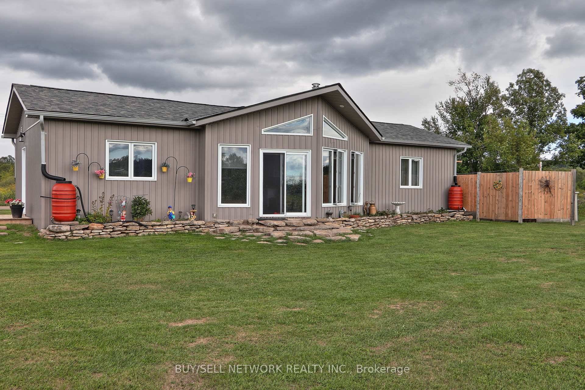 Welcome to your tranquil oasis just east of Peterborough !