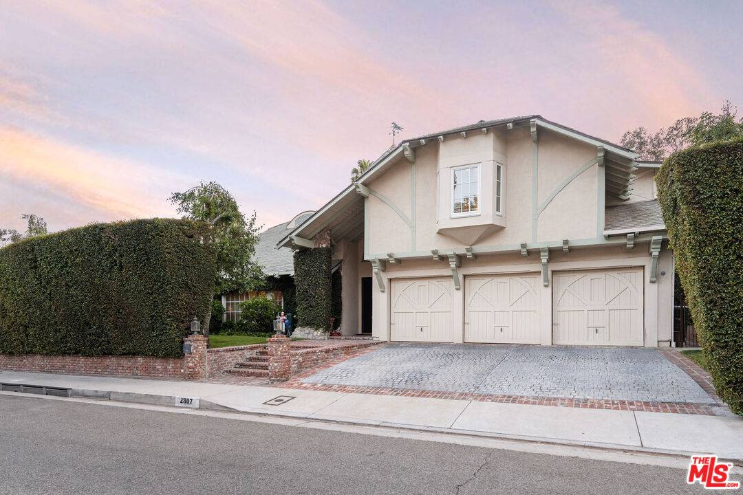 2807   DEEP CANYON DR Beverly Hills Flats LA