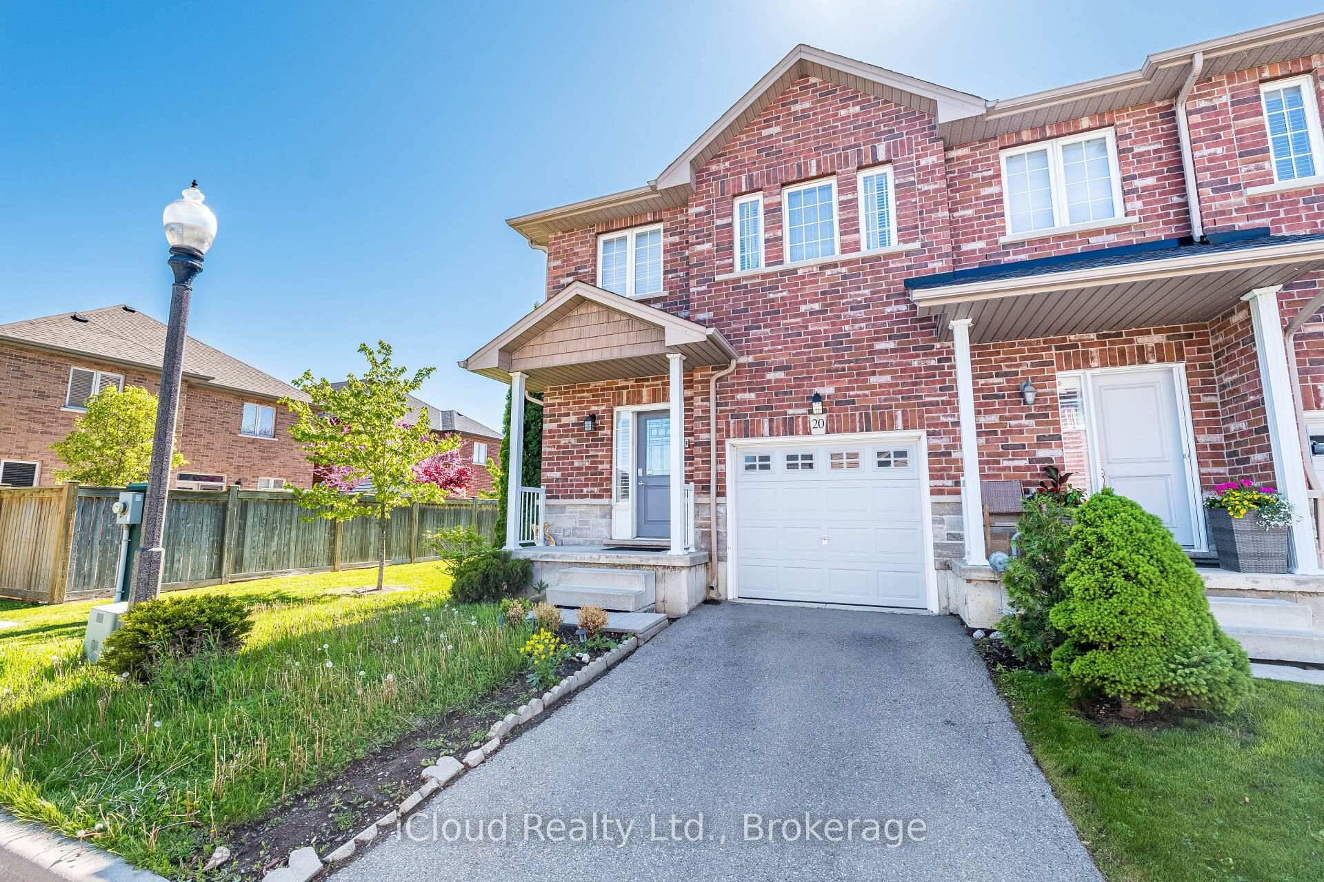 Beautiful 3 Bedrooms, 3 Washrooms Home, Steps To Lake, Great Family Neighborhood, Close To Shopping, Schools, Parks, Trails And Highways, Spacious Bedrooms With Lake View, Flawless Laid Out Main Floor ...