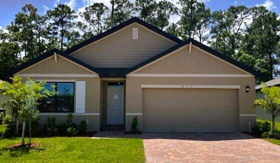 The Cali floorplan at Morningside in Fort Pierce offers 1, 828 sq.