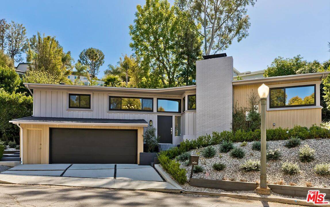 3141 Lake Hollywood Dr 3BR Hollywood Hills East La
