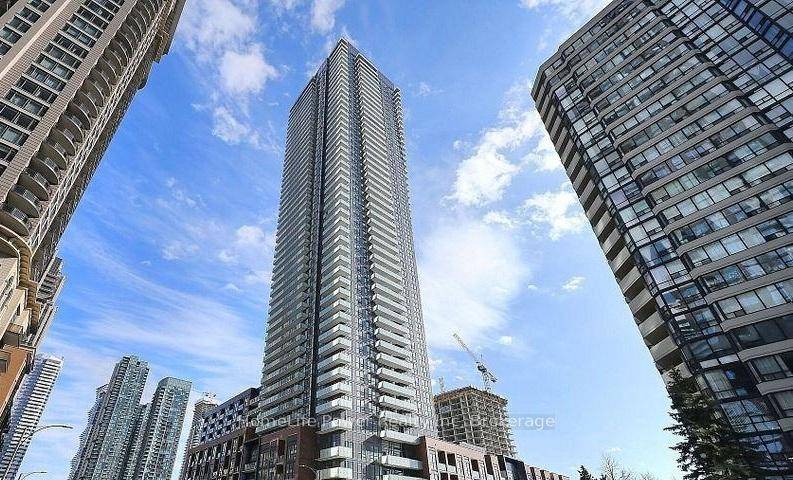 Bright and modern 1 bedroom, 1 bath unit offering approximately 650 700 sq.