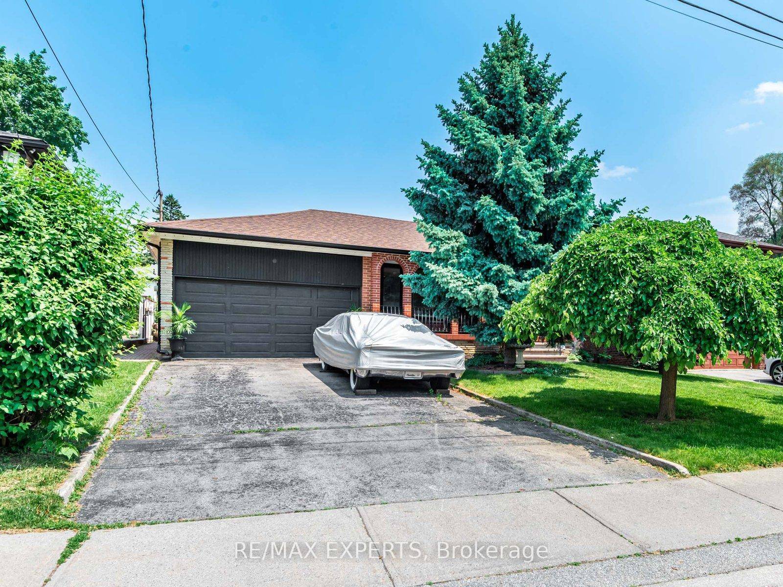 Welcome to this spacious and versatile bungalow with a fully finished basement and separate entrance, nestled in the heart of the Brookhaven Amesbury neighbourhood.