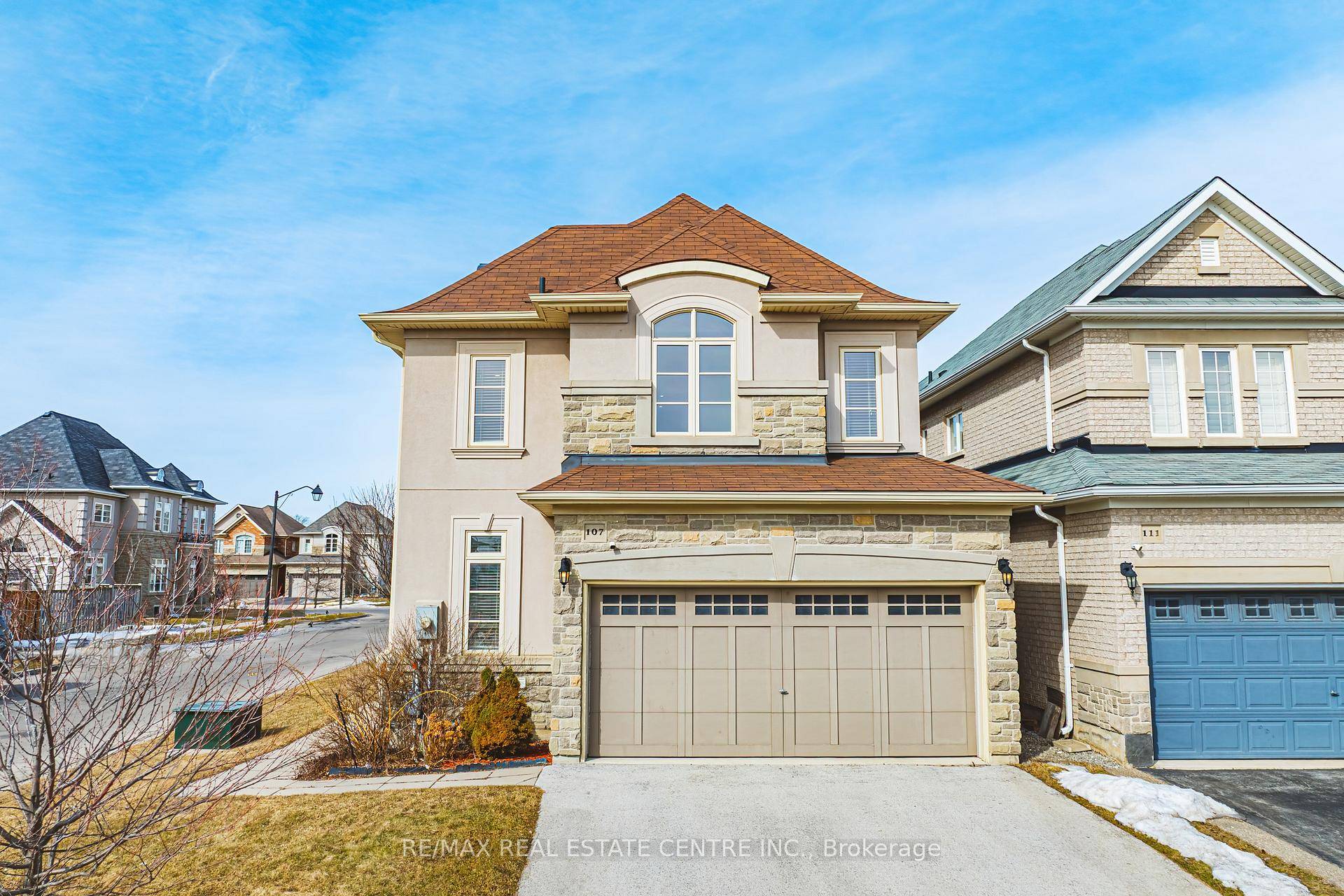Welcome to 107 Hazelton Avenue situated on Hamilton Mountain.