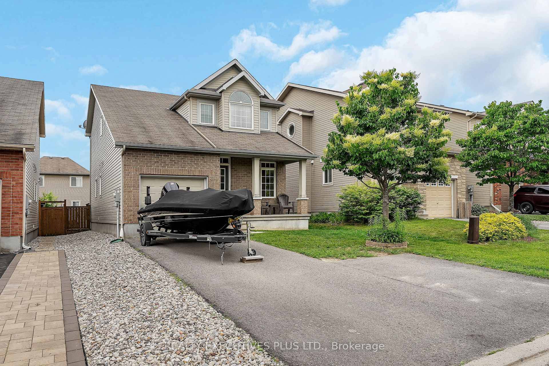 Welcome to this well maintained, original owner home offering 1, 615 sq.