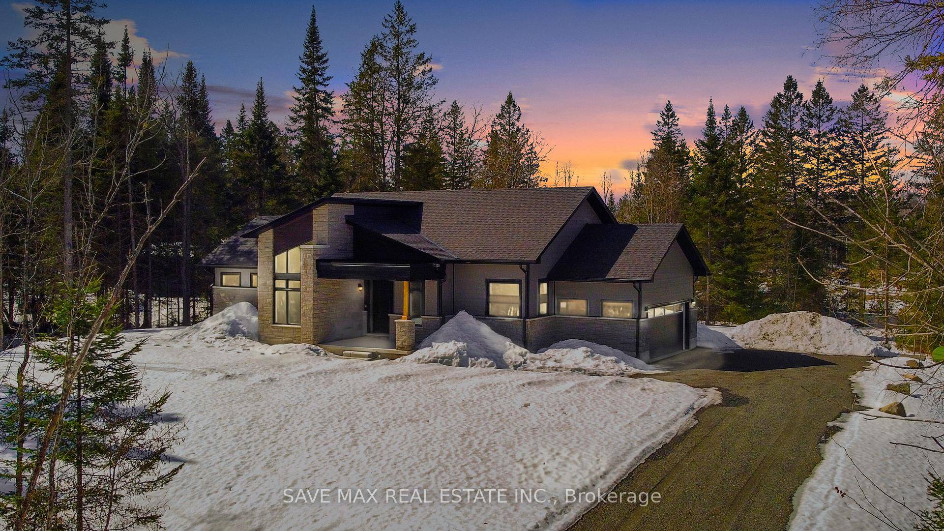 A Huge 1 Acres Modern Style Luxury Home, Located on a prime 1.