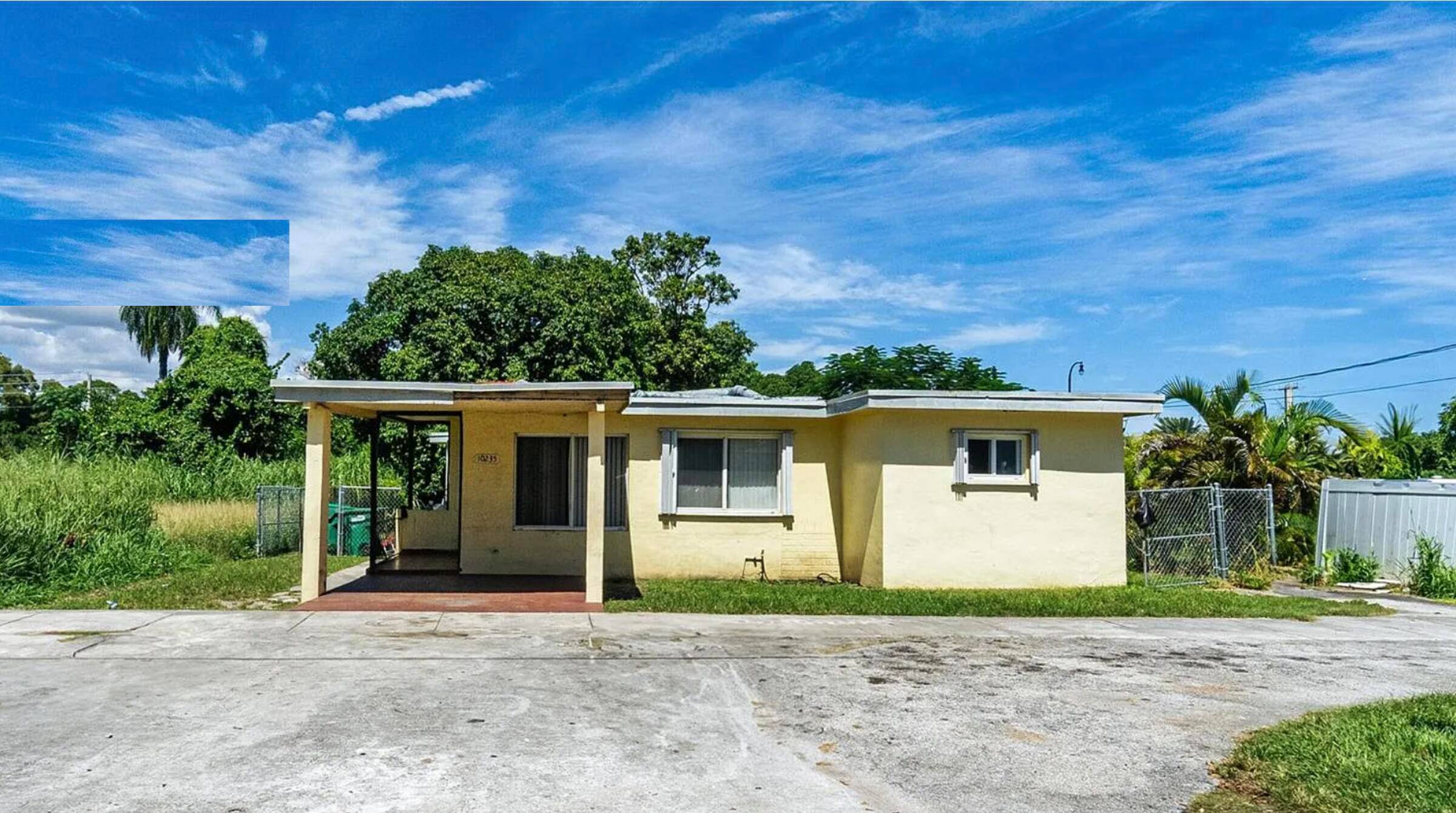 All Investors are welcome, great Fix and Flip Investment property, to flip or Hold for rental, Property comes with a great Living Area Potential to convert into a 5 3 ...