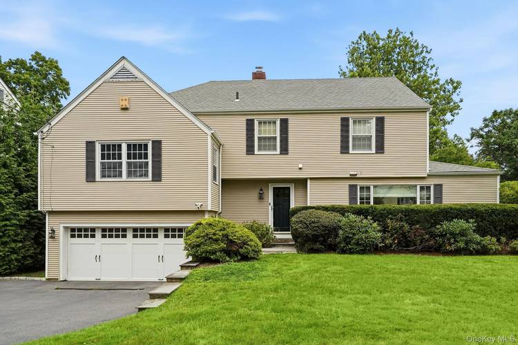 Nestled on a tranquil, picturesque dead end street in the highly sought after Heathcote neighborhood of Scarsdale, this beautifully updated Colonial offers the perfect blend of timeless charm and modern ...