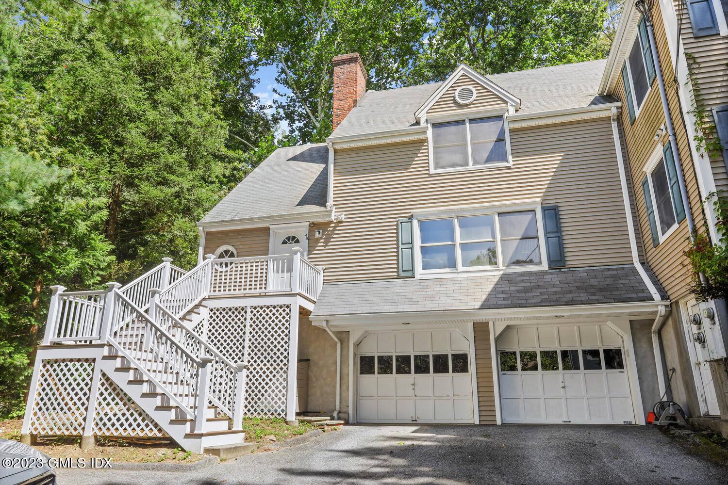 A multifamily home that lives like a townhouse.