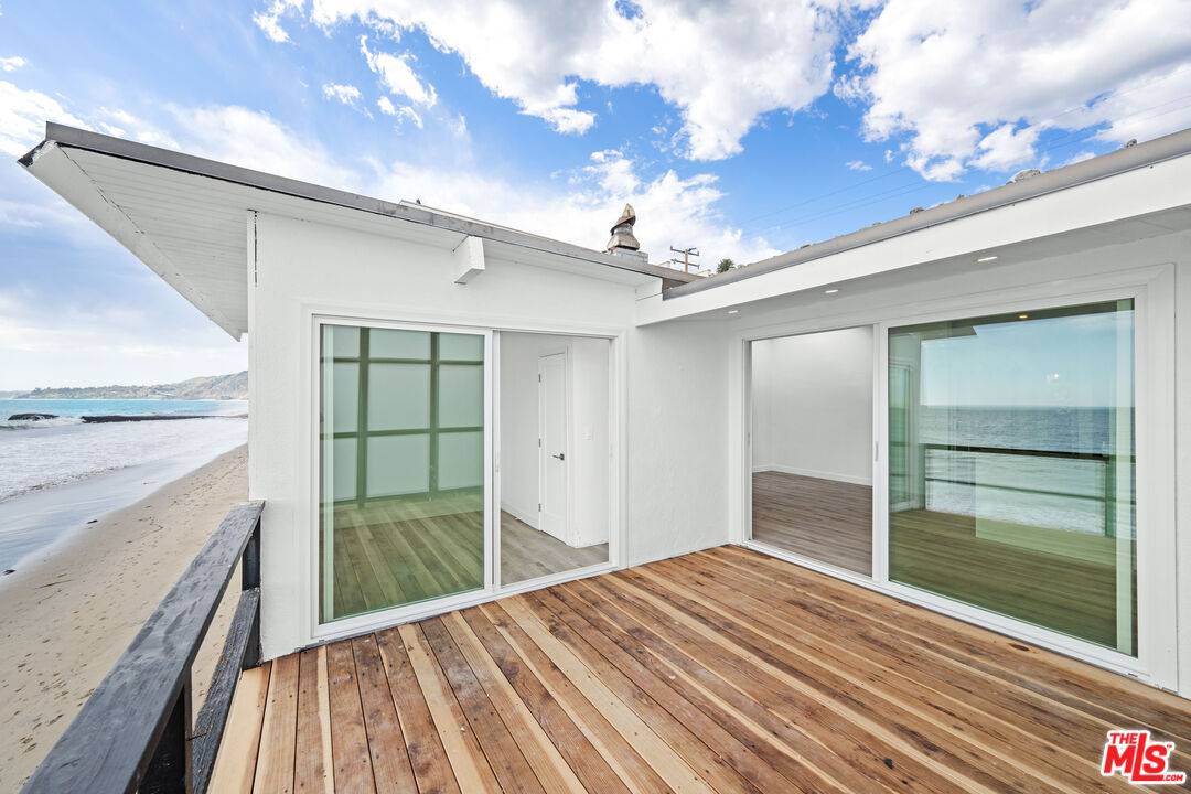 25154  Malibu Rd 2BR Malibu La