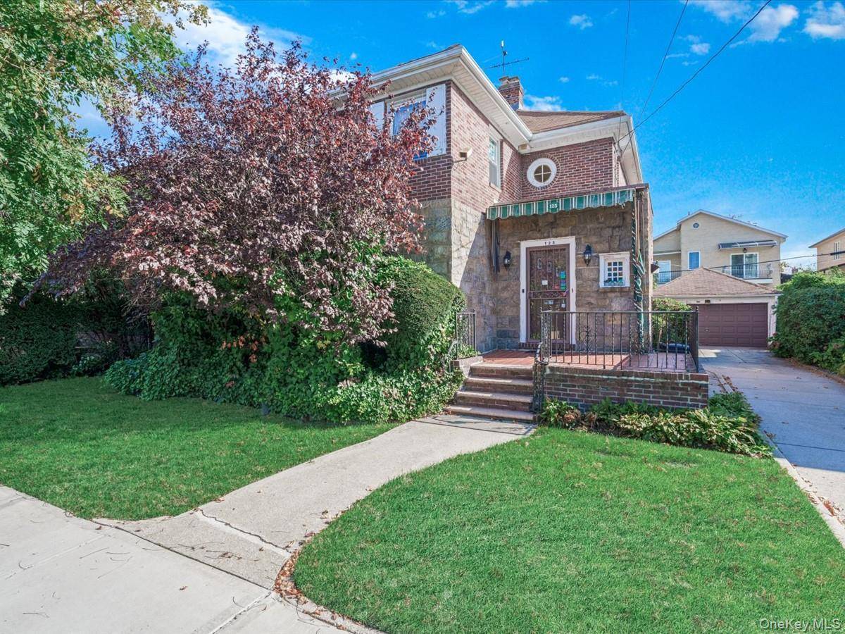 Welcome to 125 Kensington Street, an elegant, light filled single family home nestled in the heart of Manhattan Beach, one of Brooklyn s most sought after coastal enclaves.