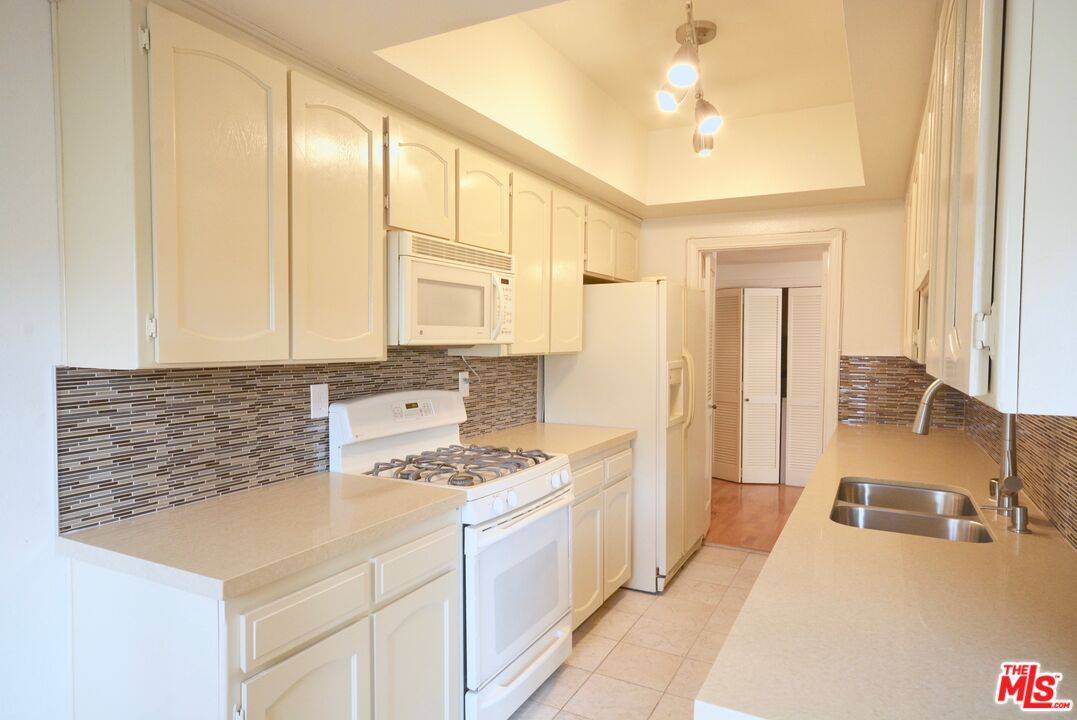 11737 Darlington Ave 2BR Brentwood La